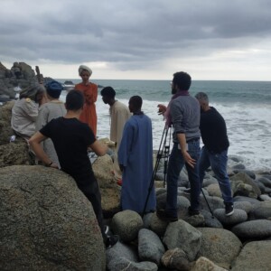 Foto di scena durante le riprese del cortometraggio "Xenia - Ospitalità". I ragazzi del centro SPRAR Casa di accoglienza "Nostra Signora di Guadalupe" di Gasperina