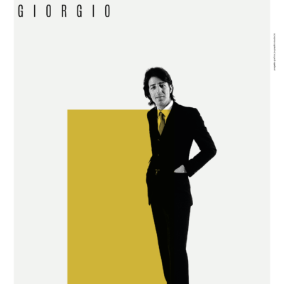 Giorgio Gaber con rettangolo ocra